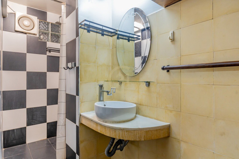 Cheaper 3 Bedroom Renovated For Rent At Doun Penh