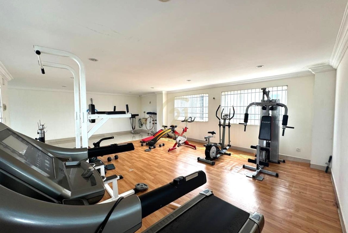 Spacious 1-Bedroom Apartment near Russian Market