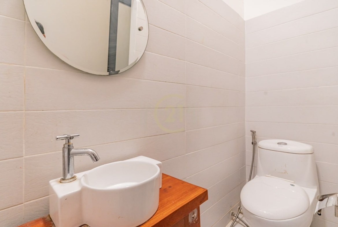 FOR RENT | Nice Renovated Duplex Flat – Wat Phnom