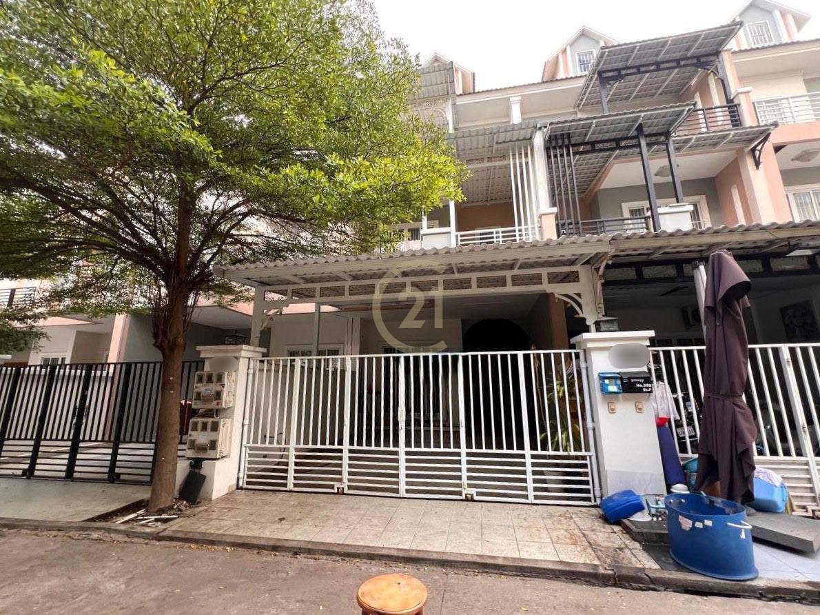 Twin Villa for Rent | Near Street 2004 – Ready to Move In