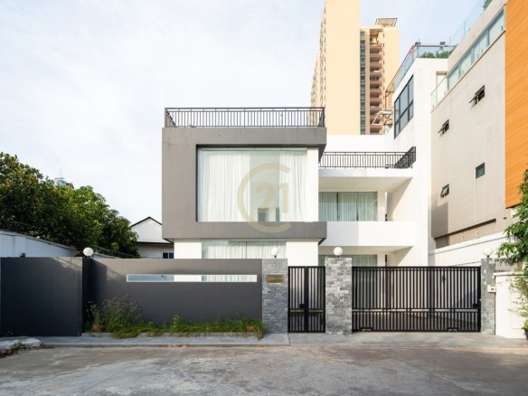 LUXURY SINGLE VILLA FOR RENT | TONLE BASSAC