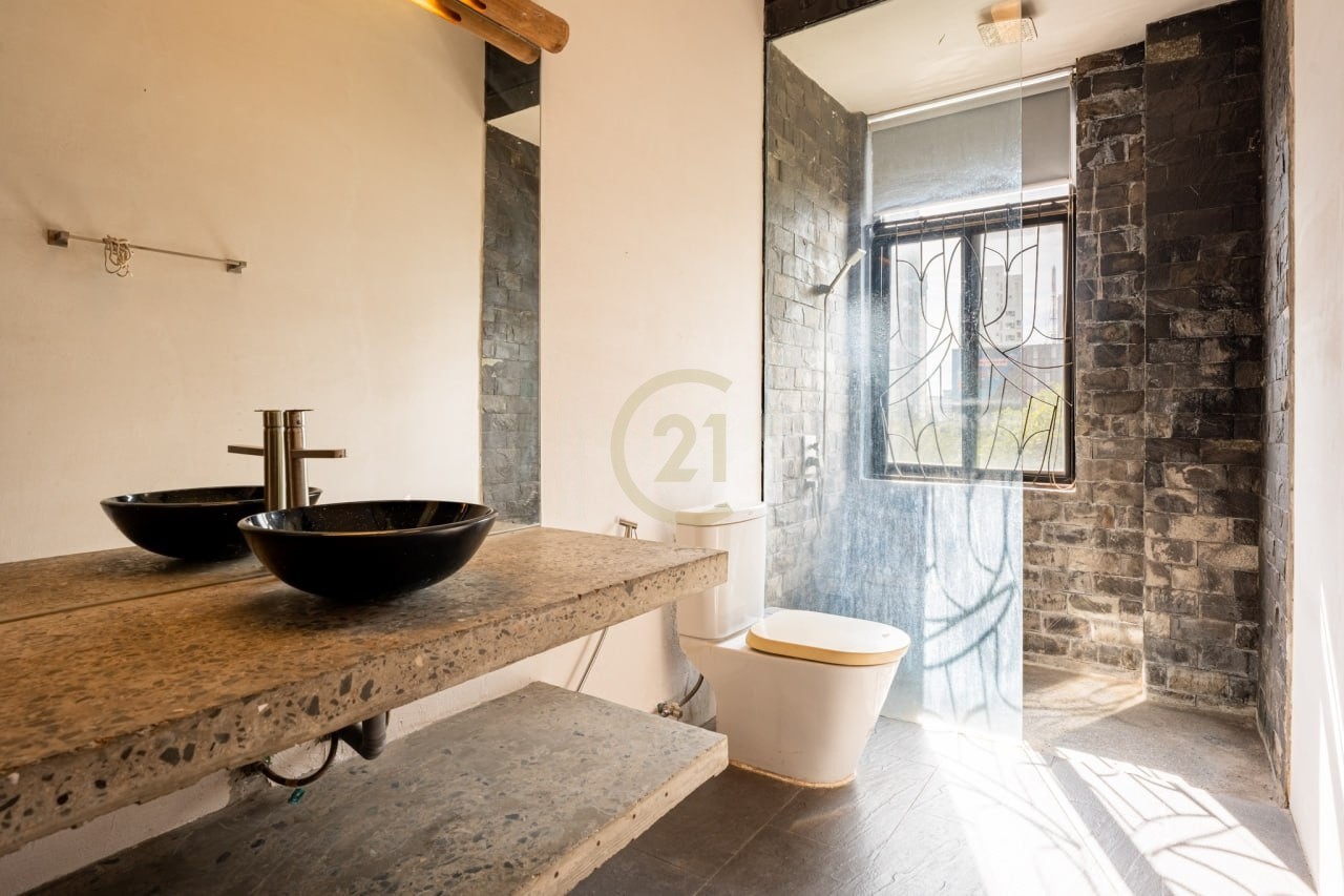 28b6ed18-6f1f-41b7-8118-f29a5109be22_photo_8_2025-10-10_14-34-12 FOR RENT | 2 Bedroom Serviced Apartment – Tonle Bassac