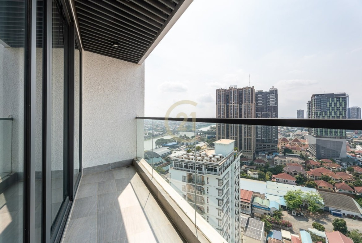 Luxurious 3 Bedroom Duplex For Rent At Tonle Bassac