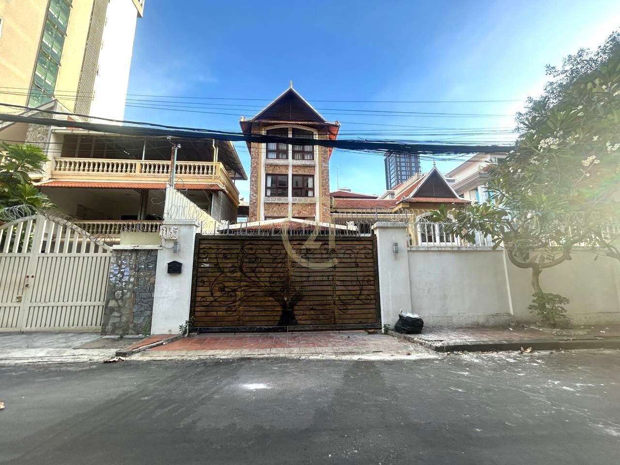 35167151-48aa-4933-9711-0bbeb3efbee6 Luxury Villa for Rent | in BKK1 – Prime Location