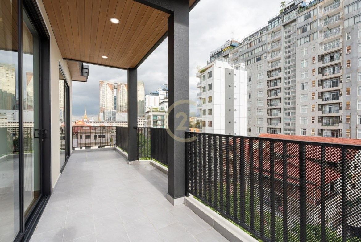 Penthouse 3 Bedroom For Rent in Tonle Bassac