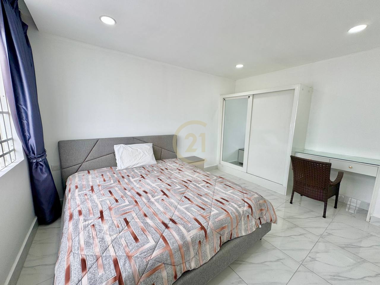 Cozy 1-Bedroom | Near Russain Market – Ready to Move In