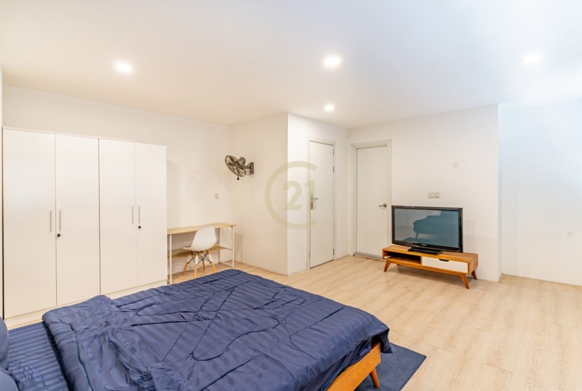 FOR RENT | Nice Renovated Duplex Flat – Wat Phnom