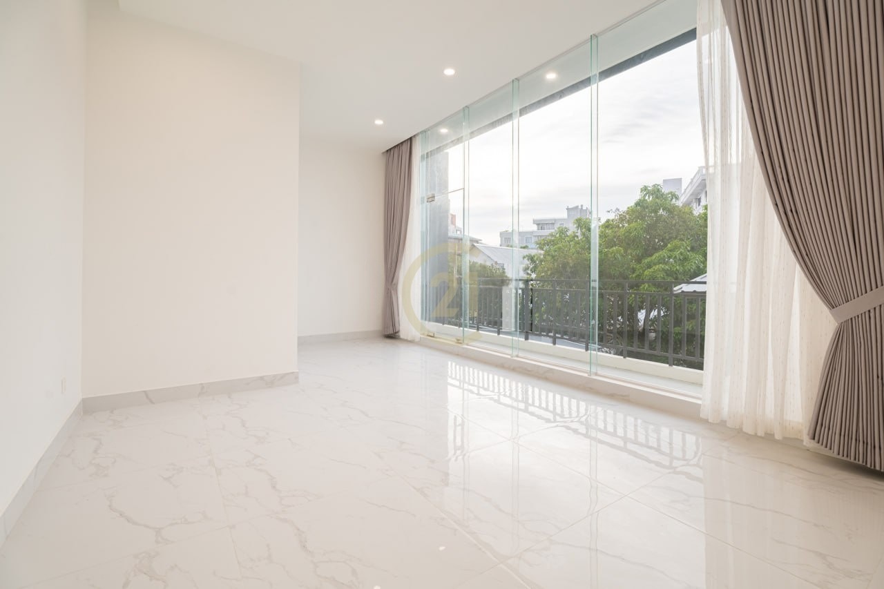 LUXURY SINGLE VILLA FOR RENT | TONLE BASSAC