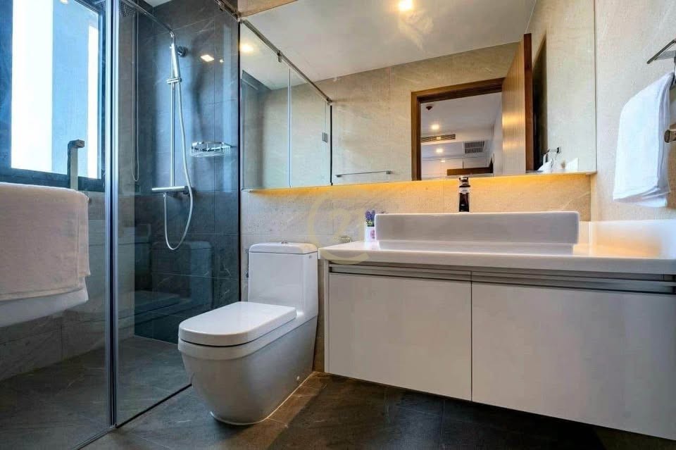 Stylish 1-Bedroom Serviced Apartment for Rent in BKK1