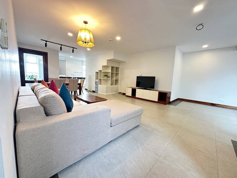 NICE THREE BEDROOM FOR RENT-TONLE BASSAC