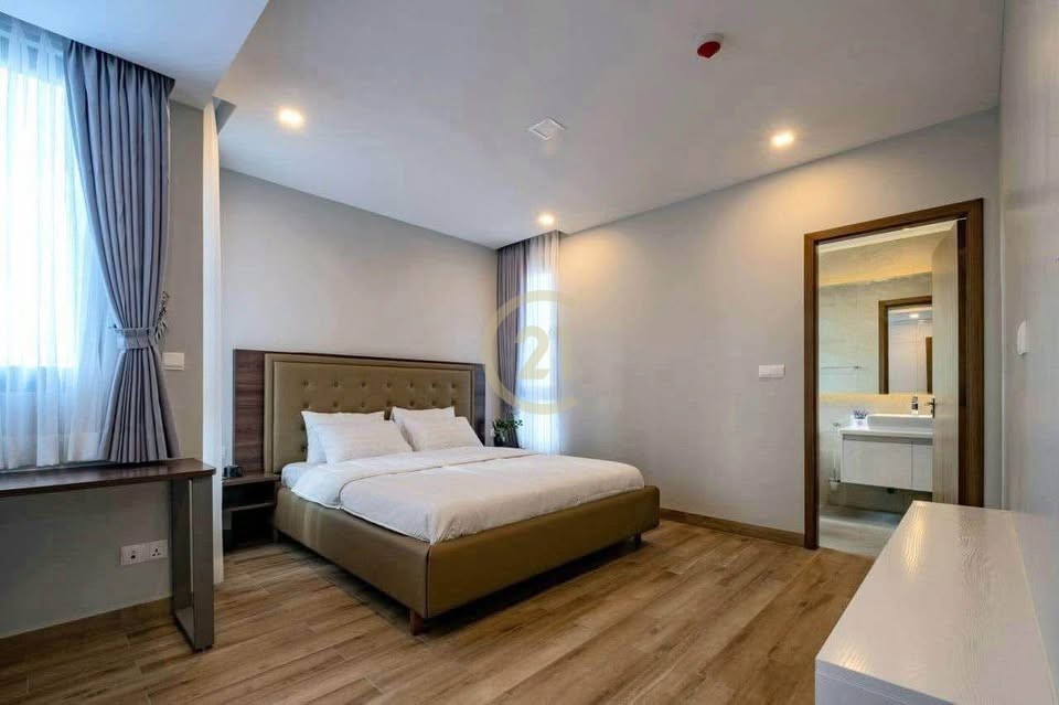 Stylish 1-Bedroom Serviced Apartment for Rent in BKK1