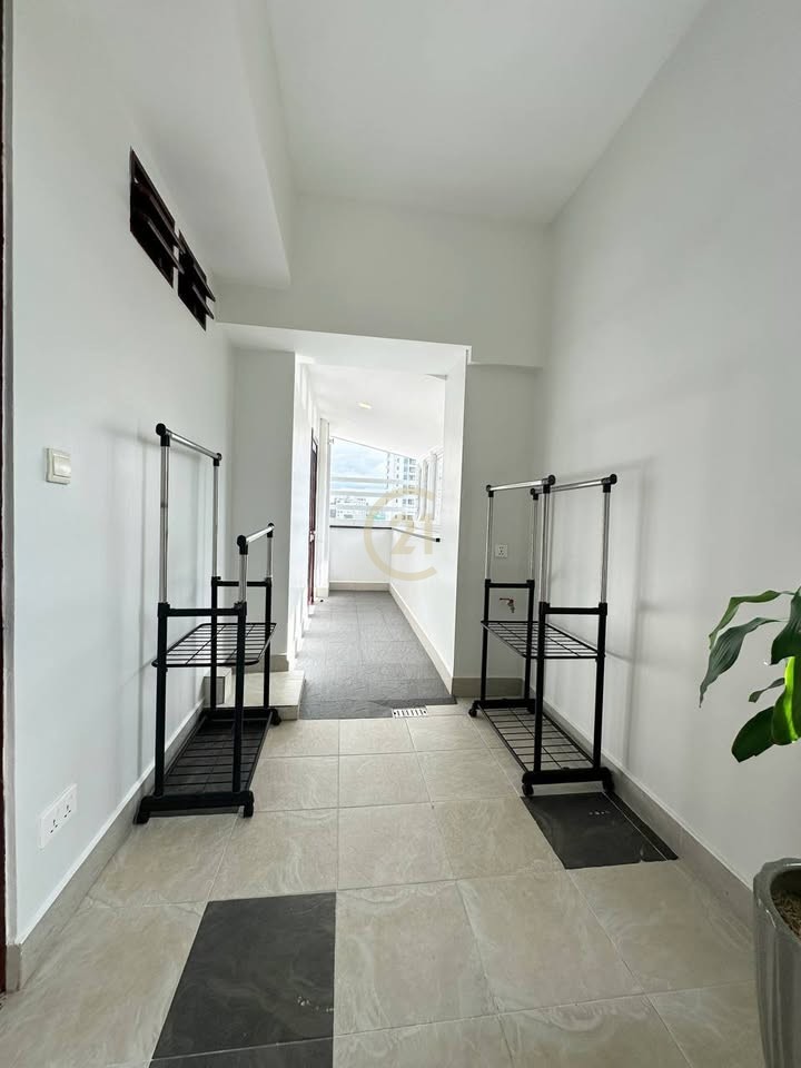 NICE THREE BEDROOM FOR RENT-TONLE BASSAC