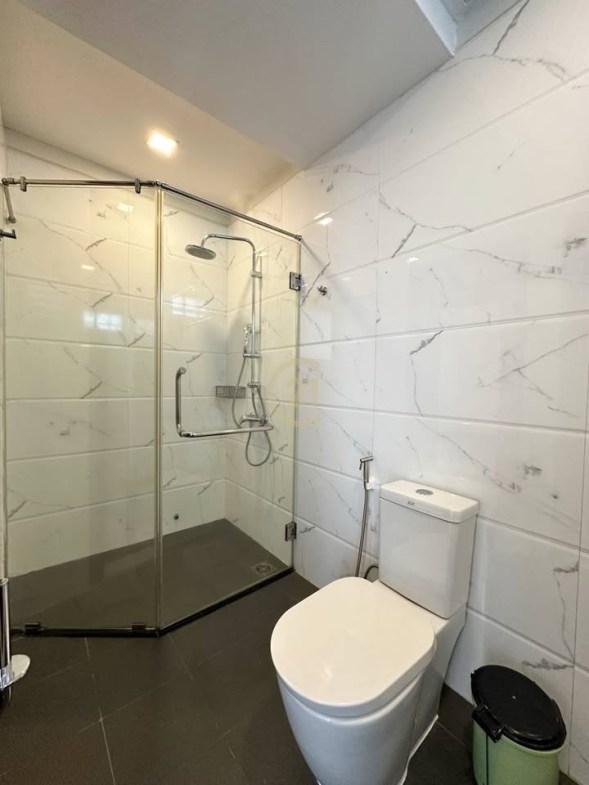 NICE THREE BEDROOM FOR RENT-TONLE BASSAC