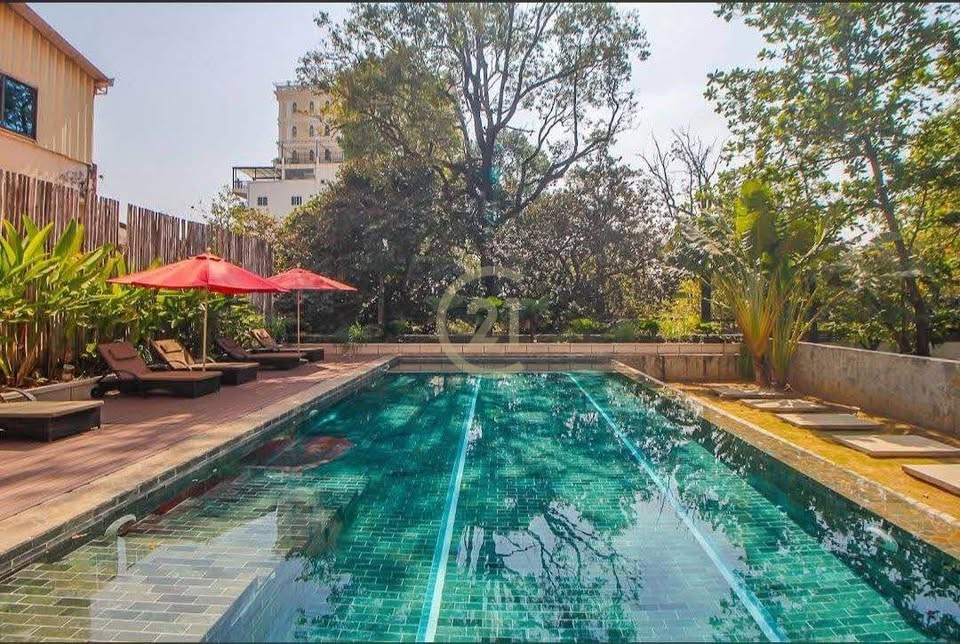 561087700_1351799329873302_6745022519167721722_n Daun Penh | Spacious 3-Bedroom Serviced Apartment for Rent