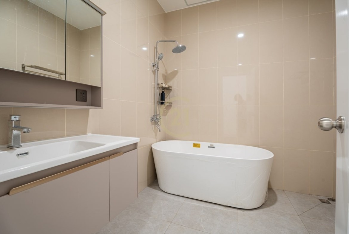 LUXURY SINGLE VILLA FOR RENT | TONLE BASSAC