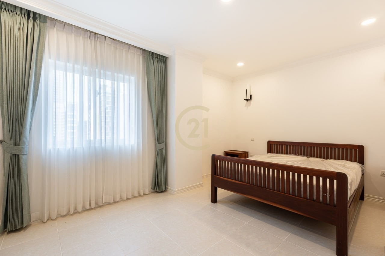 Spacious 2 Bedroom Located in The Prime Area of BKK1