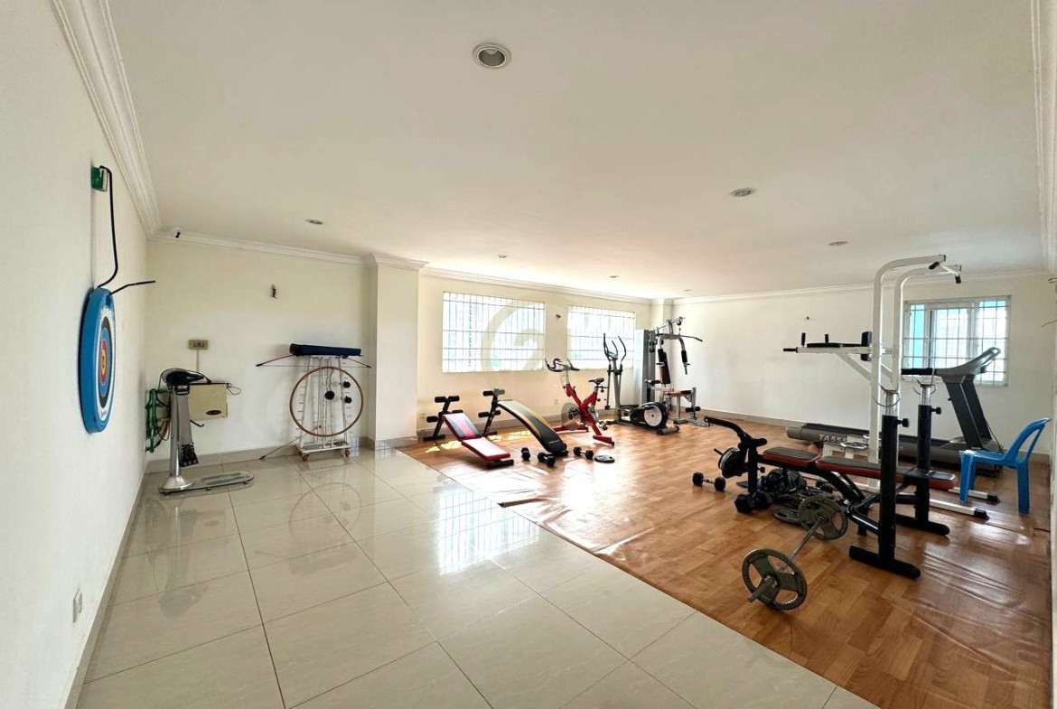 Spacious 1-Bedroom Apartment near Russian Market