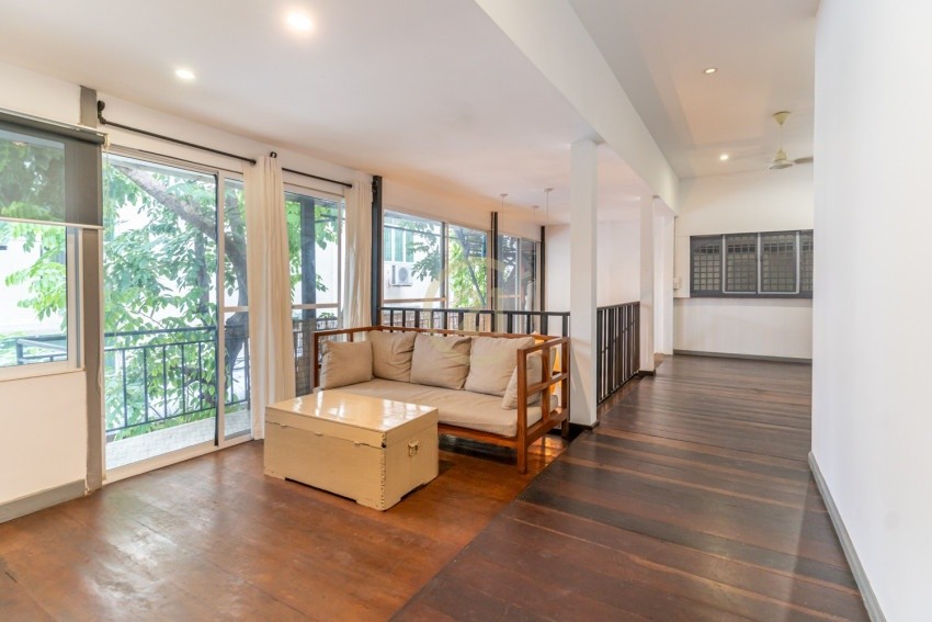SPECIOUS DUPLEX 4 BED FOR RENT IN TONLE BASSAC