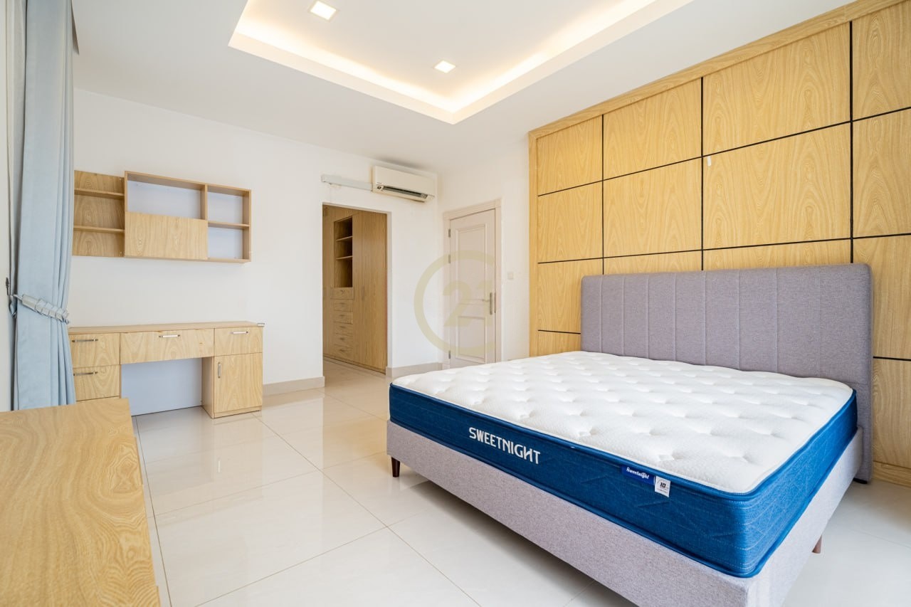 FOR RENT | Luxury Queen Villa – Borey Peng Houth