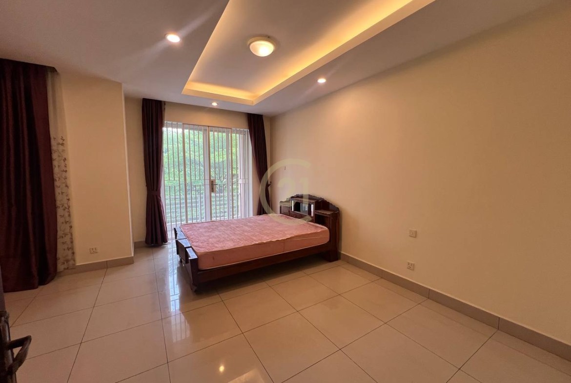 Twin Villa for Rent | Near Street 2004 – Ready to Move In