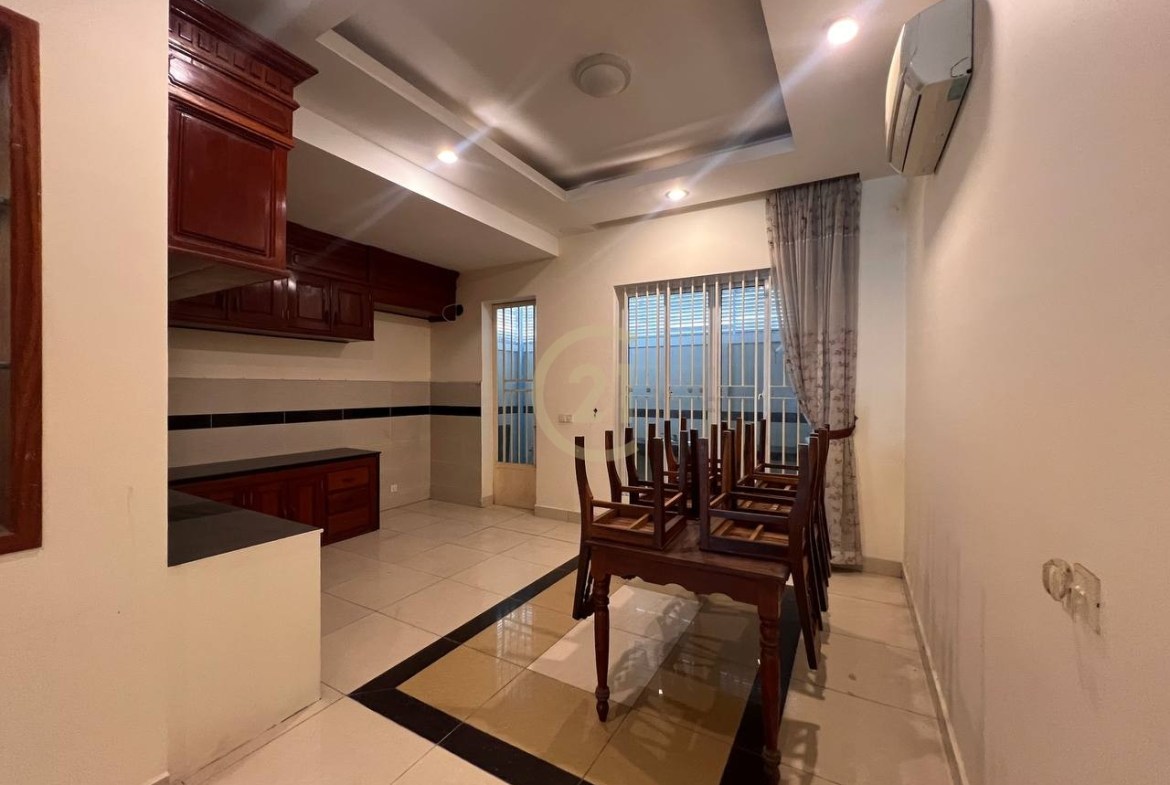 Twin Villa for Rent | Near Street 2004 – Ready to Move In