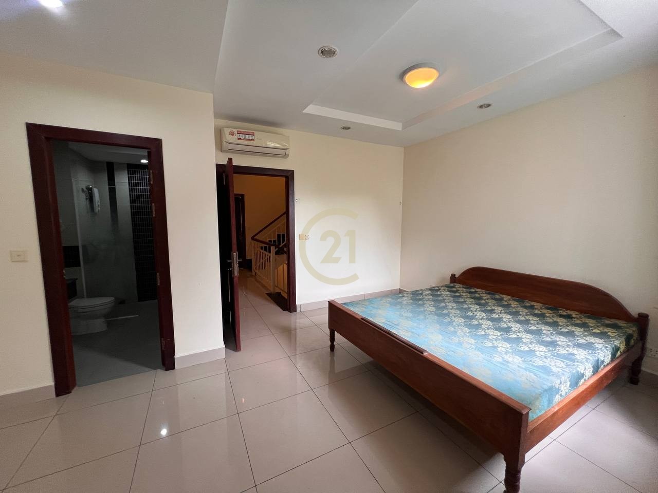 Twin Villa for Rent | Near Street 2004 – Ready to Move In