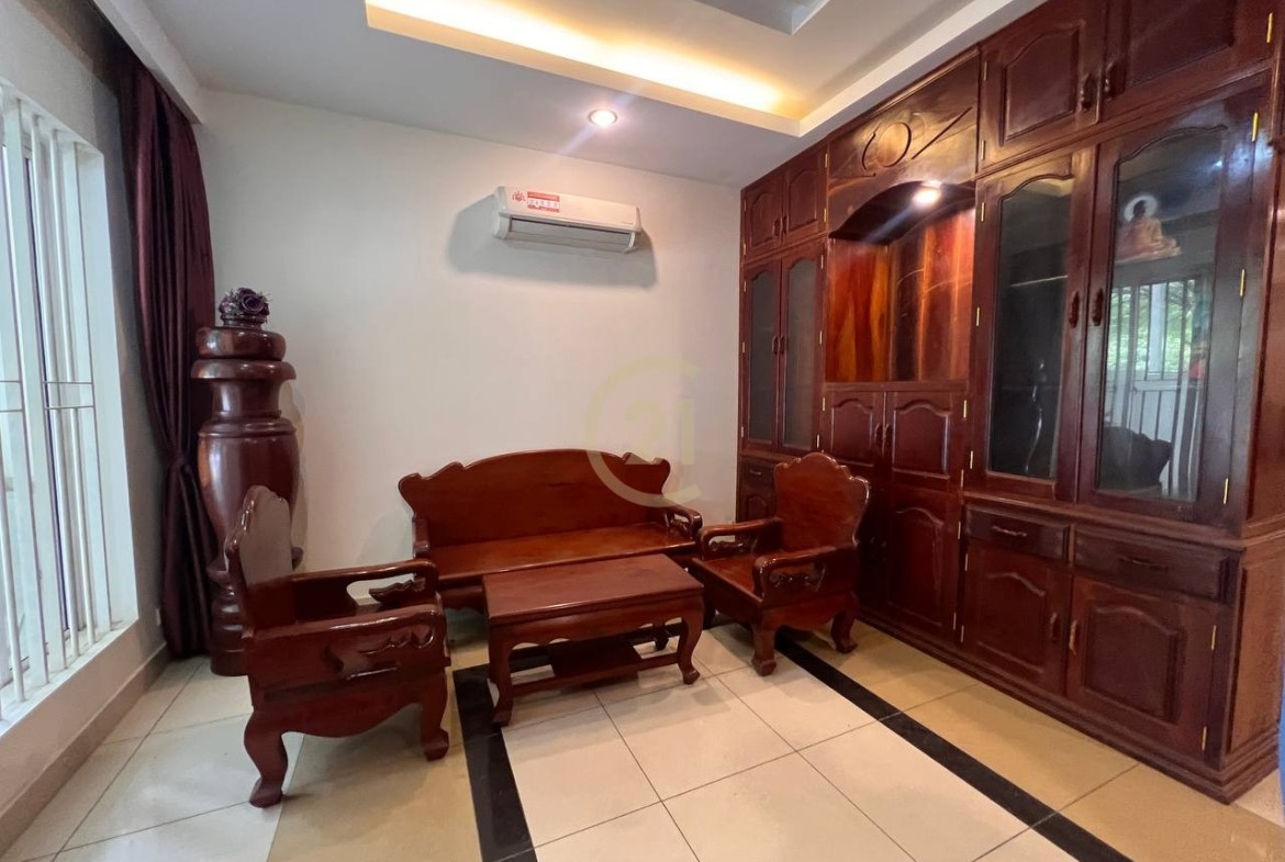 Twin Villa for Rent | Near Street 2004 – Ready to Move In