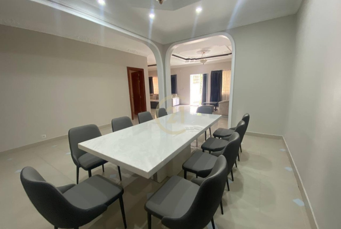 6BR 5BA Villa-Style House | Perfect for Office or Residence | BKK1