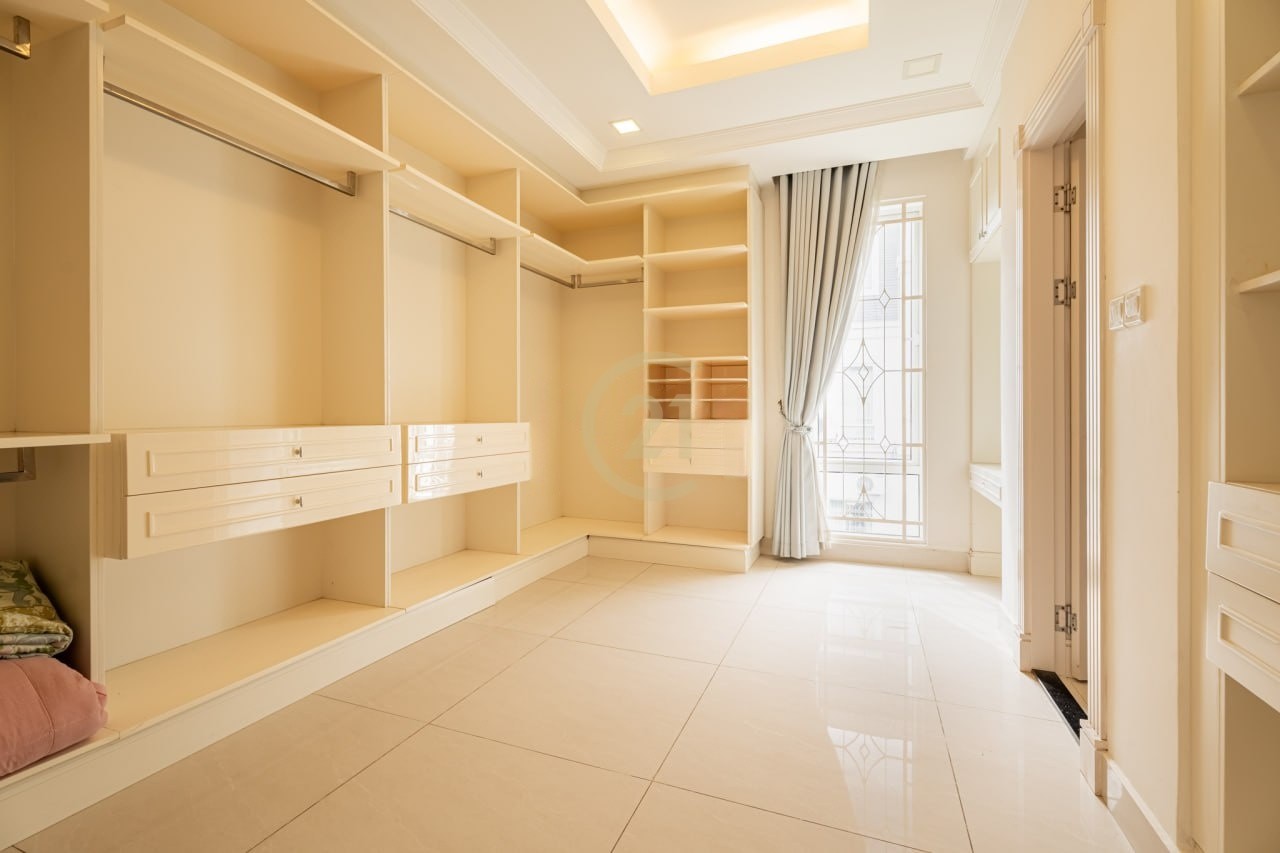 FOR RENT | Luxury Queen Villa – Borey Peng Houth