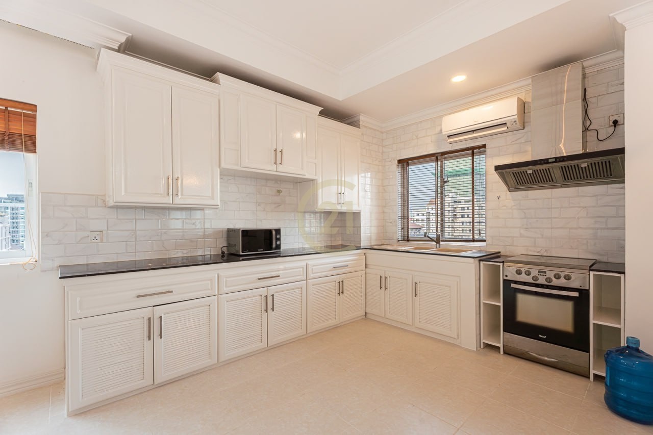 Spacious 2 Bedroom Located in The Prime Area of BKK1