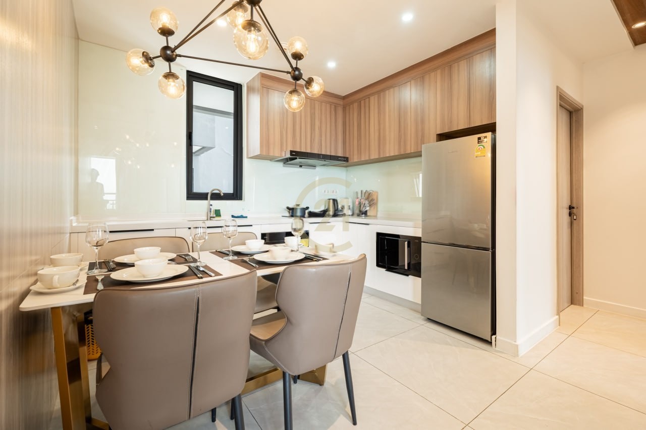 Luxury Corner Unit 3 Bedroom For Rent In BKK1