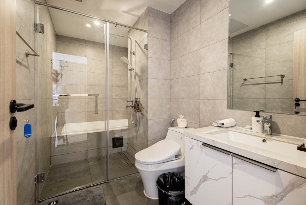 Luxury Corner Unit 3 Bedroom For Rent In BKK1