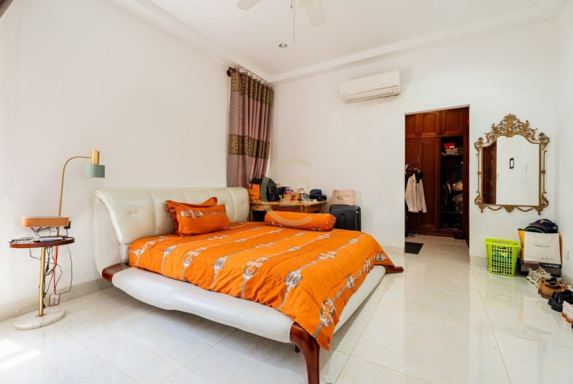 Spacious And Elegant Villa For Rent At Chroy Chongva