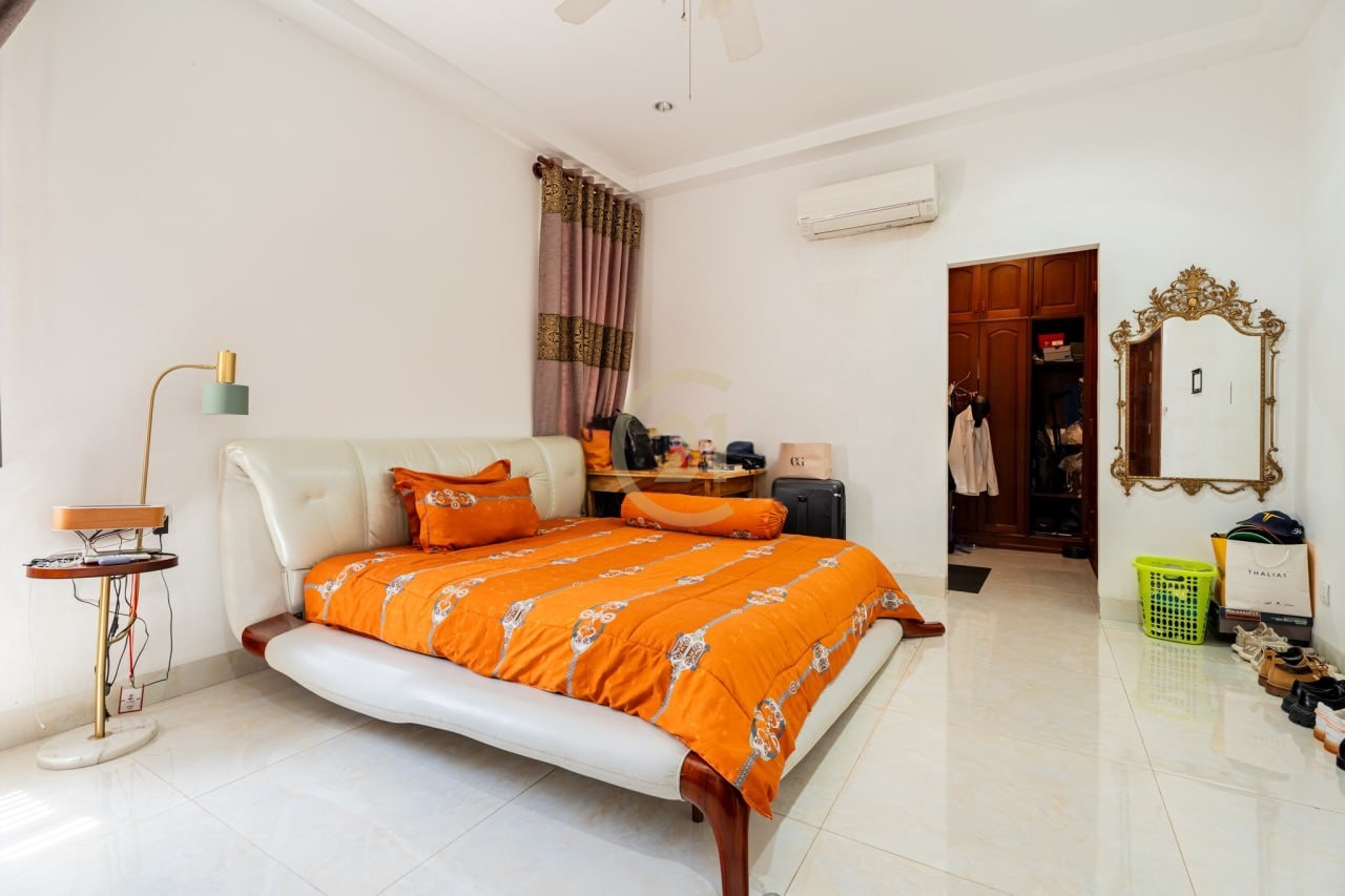 Spacious And Elegant Villa For Rent At Chroy Chongva