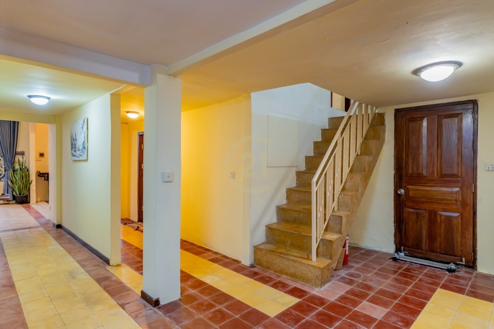 Cheaper 3 Bedroom Renovated For Rent At Doun Penh