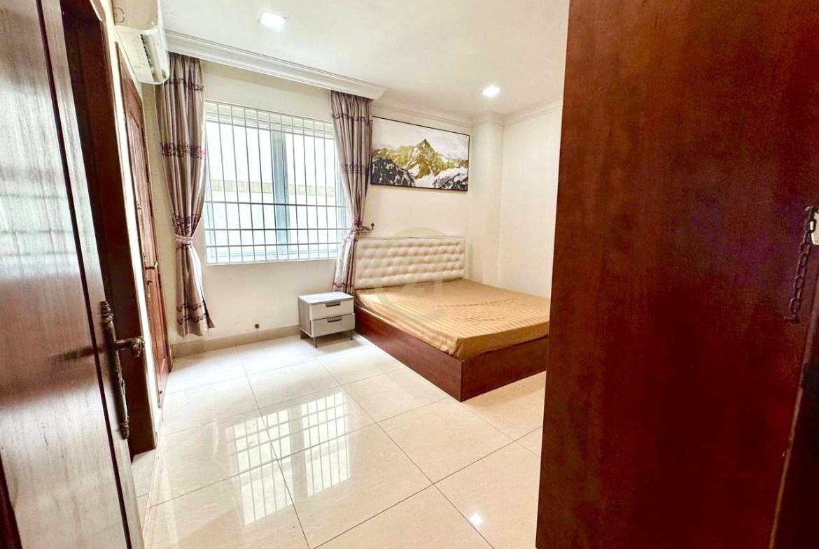 Spacious 1-Bedroom Apartment near Russian Market