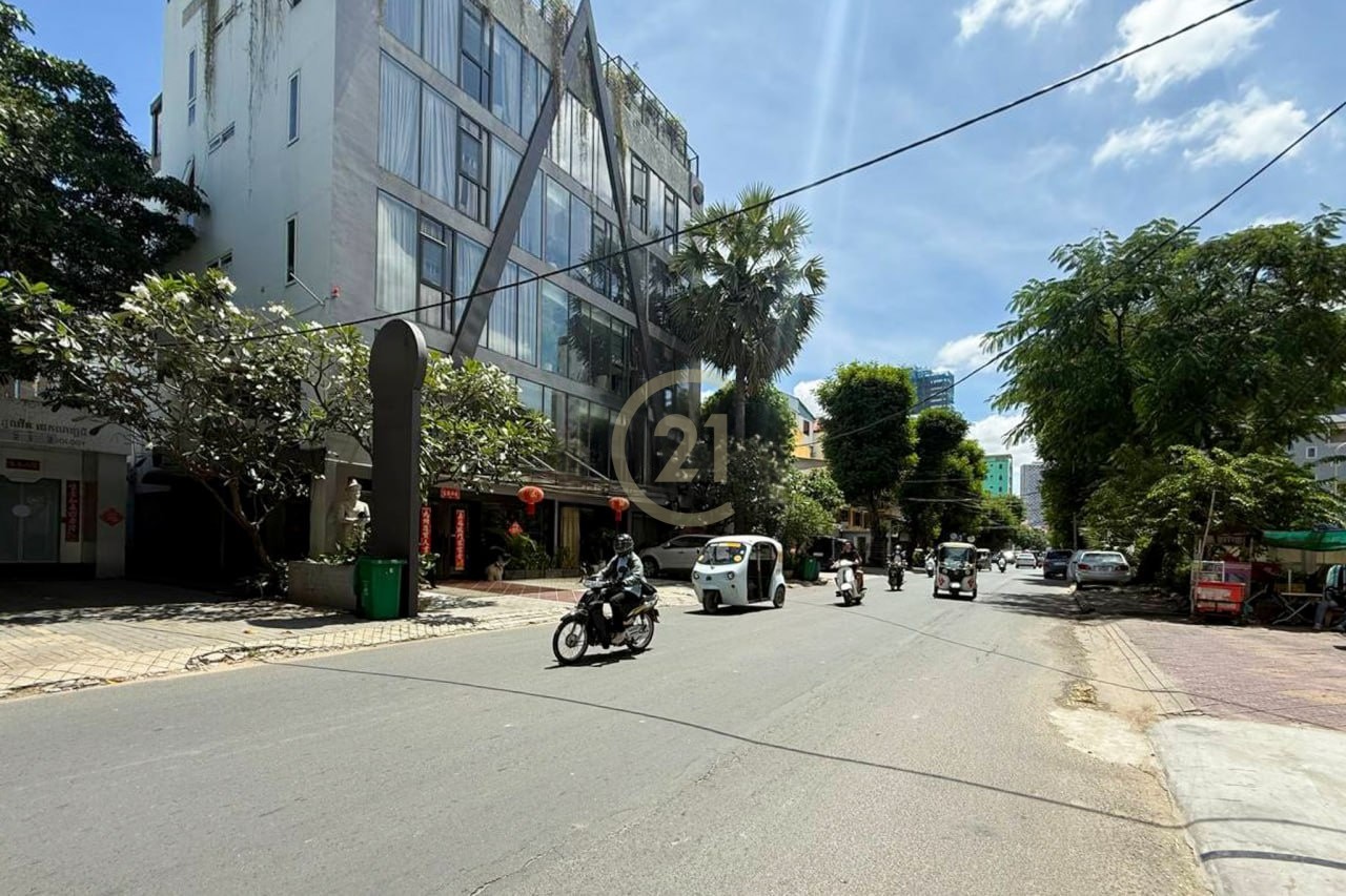 Commercial Space For Rent located in Tonle Bassac
