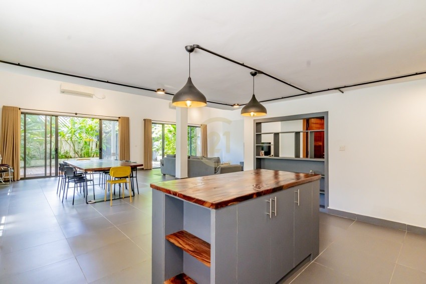 Spacious 4 Bedroom Apartment For Rent At Toul Kork
