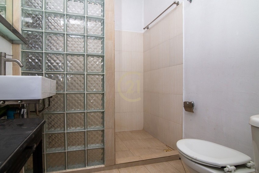 FOR RENT | Renovated 2 Bedroom House – Tonle Bassac