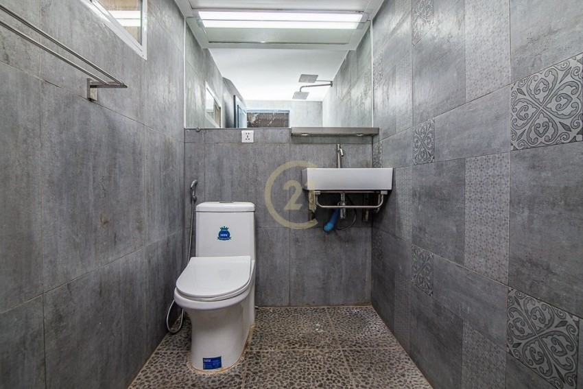 FOR RENT | Renovated 2 Bedroom House – Tonle Bassac