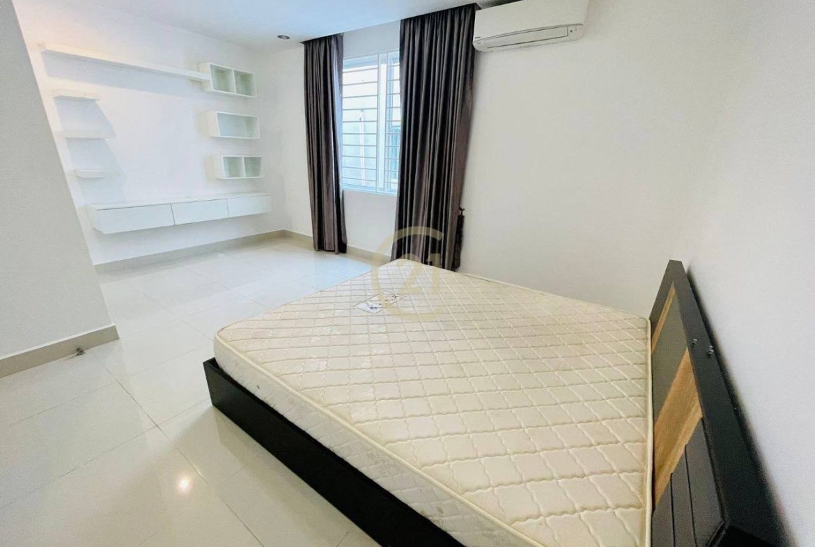 Link House for Rent at Peng Hout Boeung Snoa | Fully Furnished
