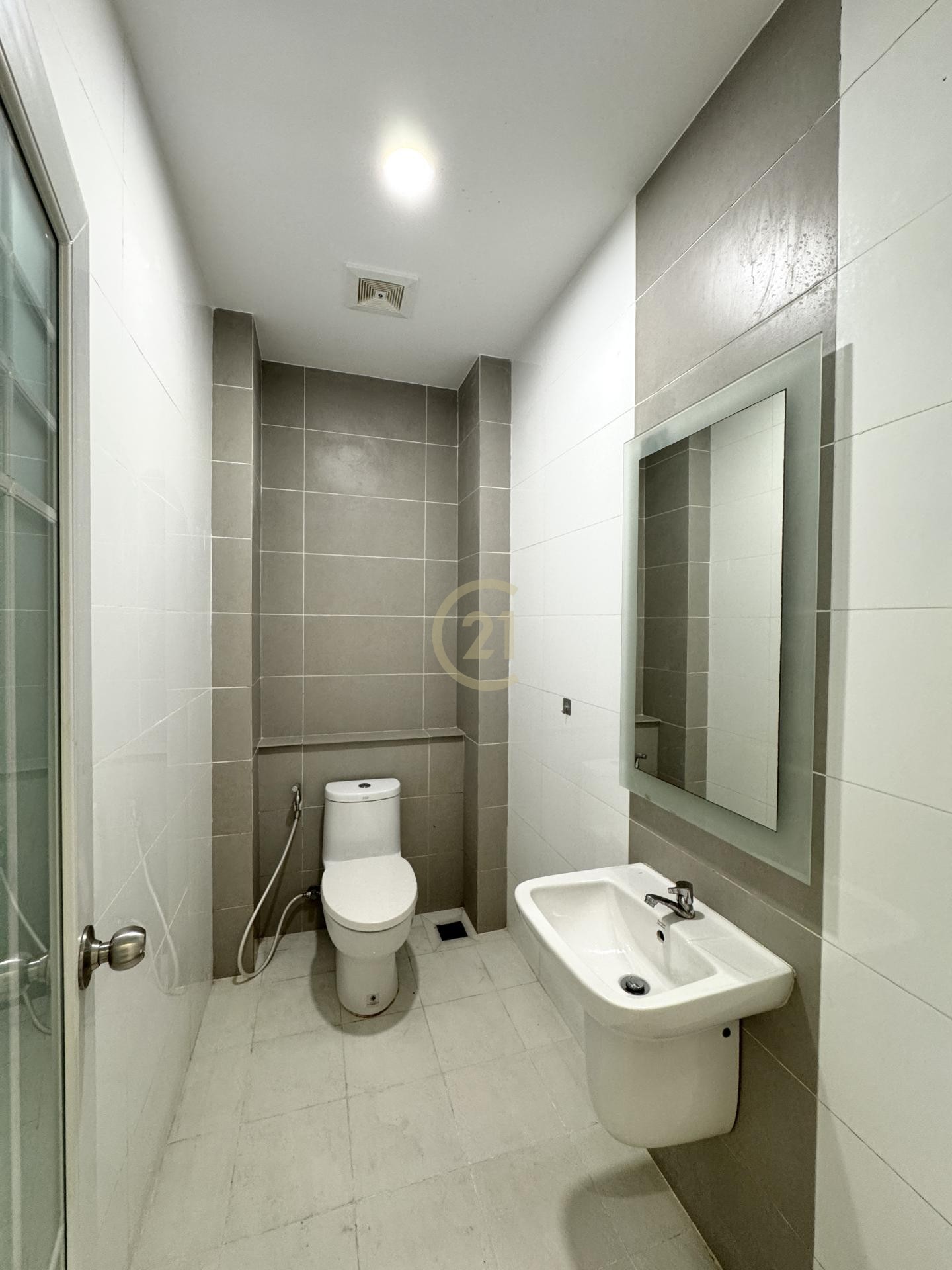 IMG_20251008_225701_702