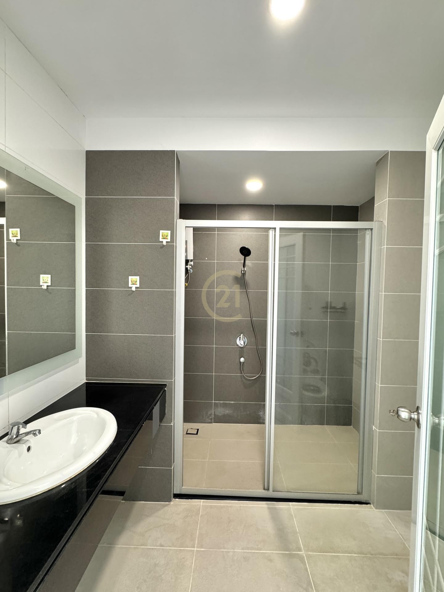 IMG_20251008_225715_260