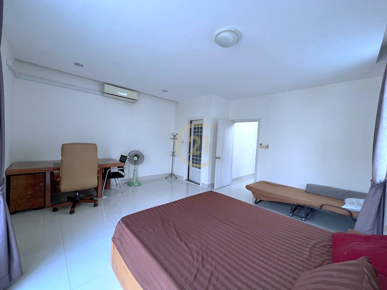 b4e46734-33b4-4717-a545-e39b84cdfee9