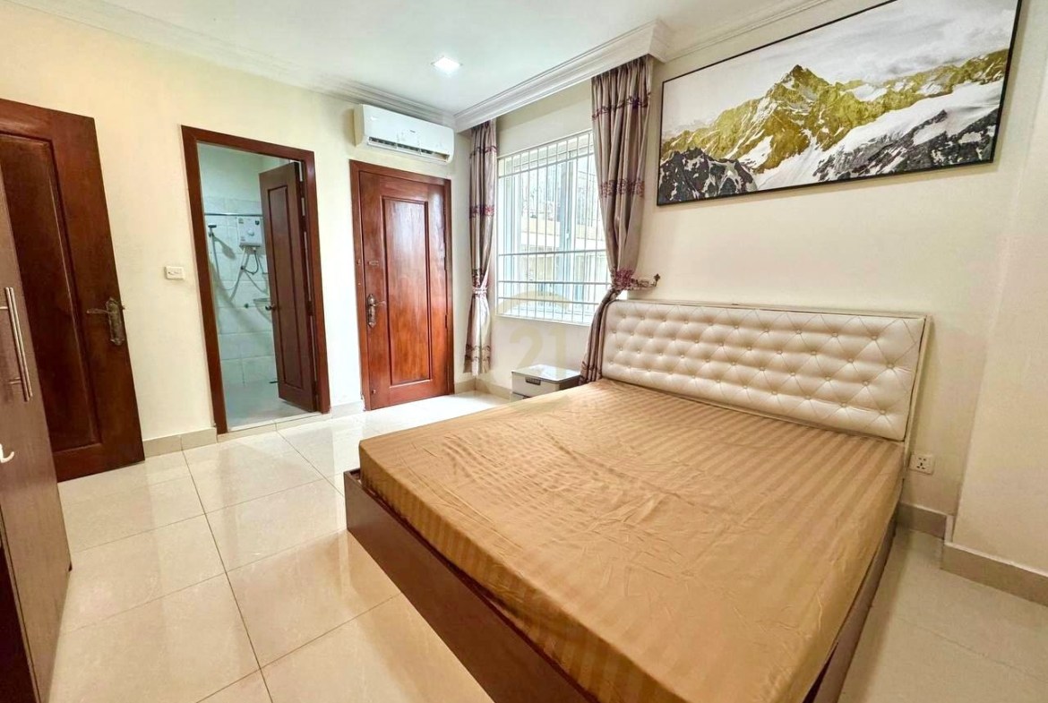Spacious 1-Bedroom Apartment near Russian Market