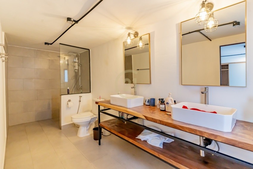 Spacious 4 Bedroom Apartment For Rent At Toul Kork