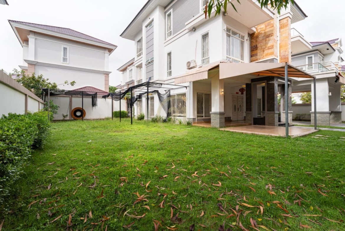 FOR RENT | Luxury Queen Villa – Borey Peng Houth