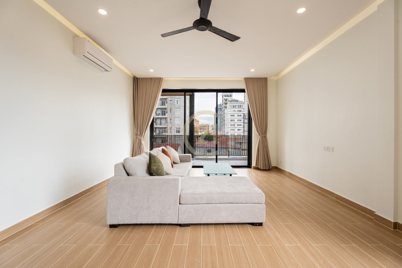 Penthouse 3 Bedroom For Rent in Tonle Bassac
