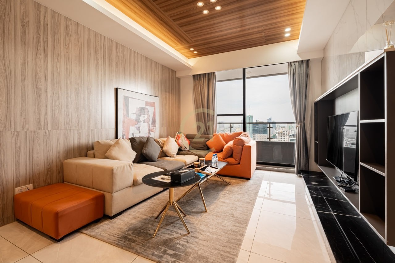 Luxury Corner Unit 3 Bedroom For Rent In BKK1