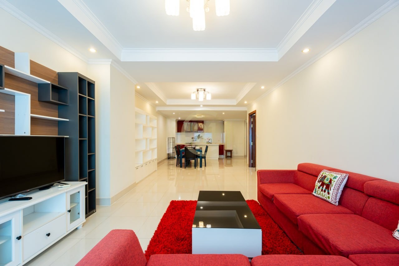SPECIOUS 3 BEDROOM APARTMENT FOR RENT AT BKK1